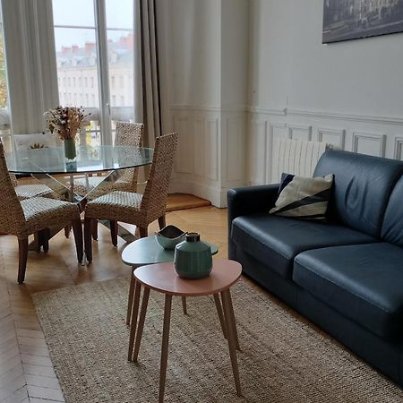 Appartement Avec Belle Vue Sur La Place Du Martroi أورلييو المظهر الخارجي الصورة