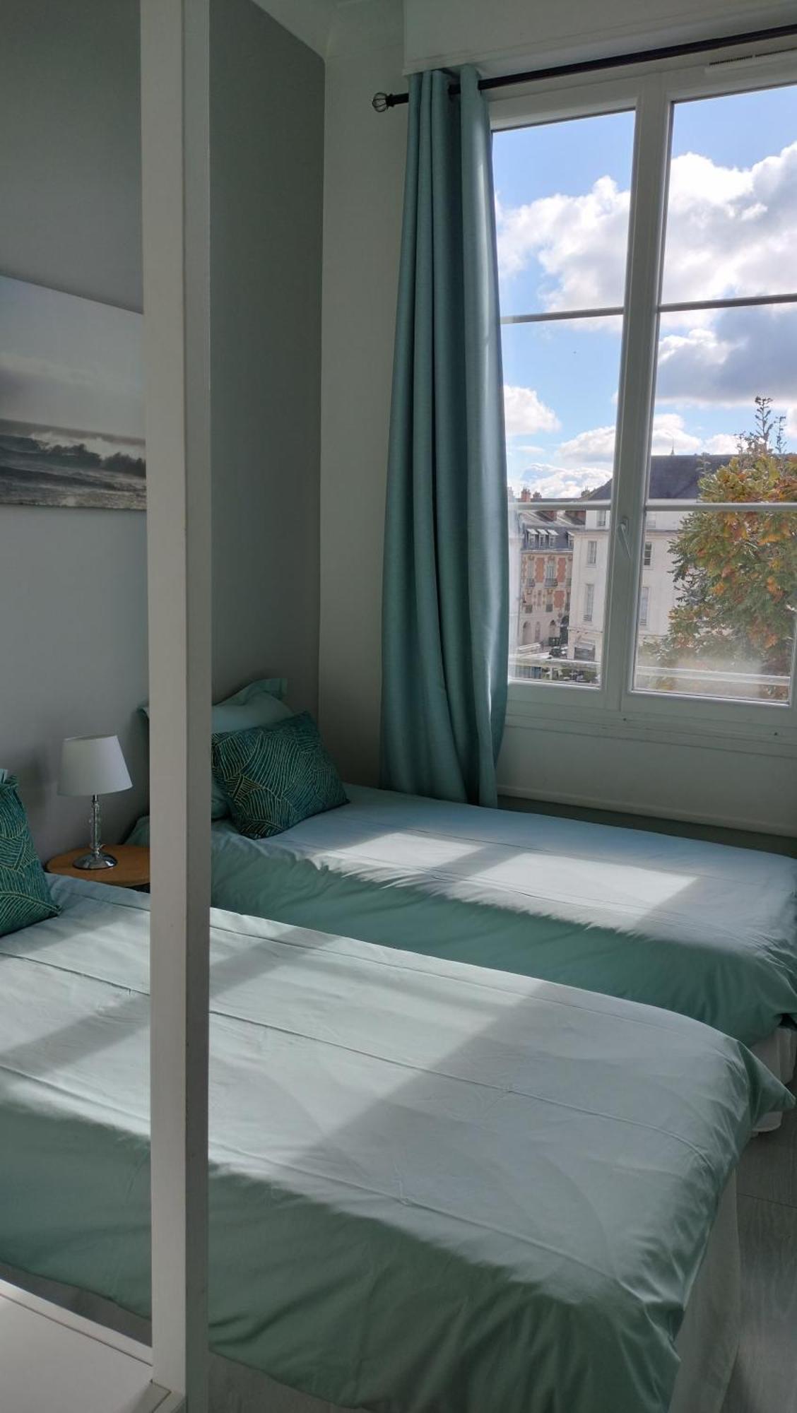 Appartement Avec Belle Vue Sur La Place Du Martroi أورلييو المظهر الخارجي الصورة