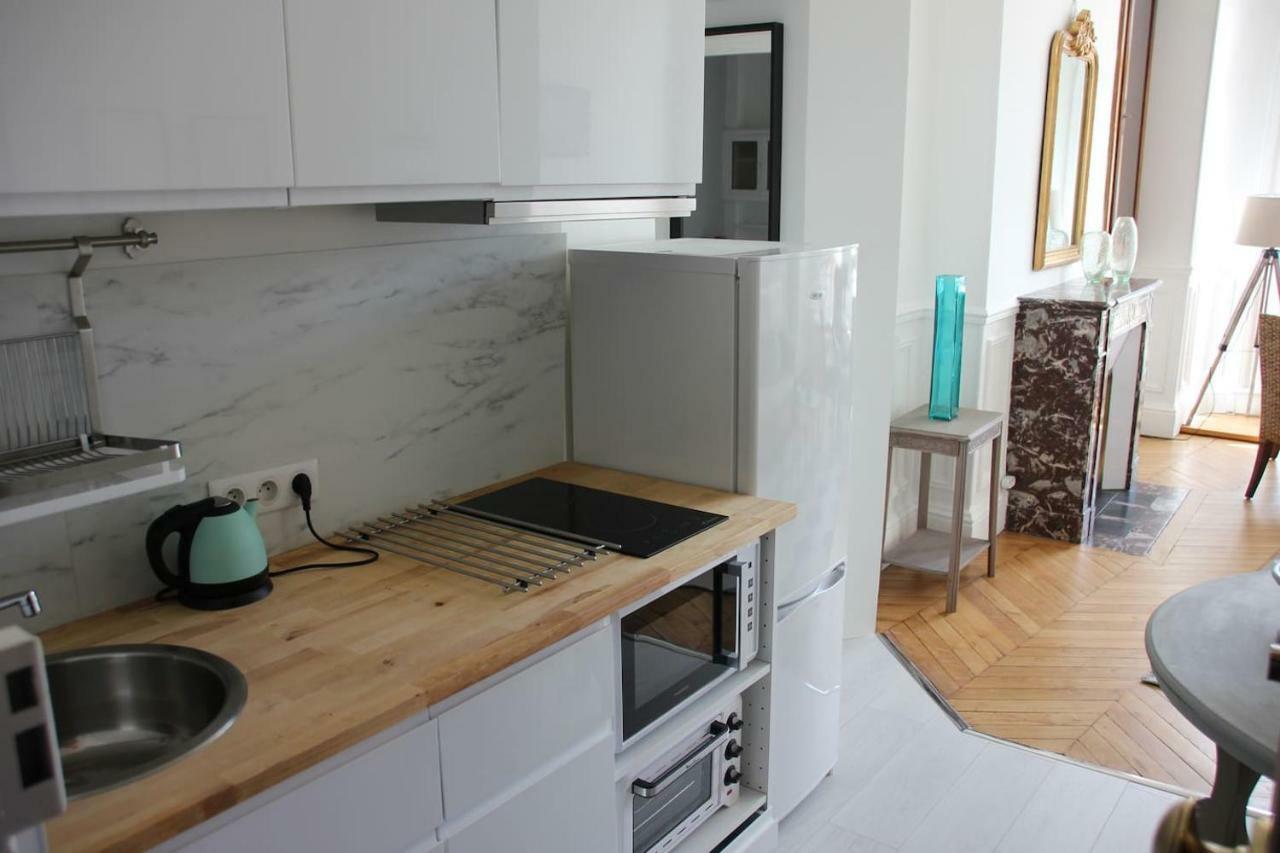Appartement Avec Belle Vue Sur La Place Du Martroi أورلييو المظهر الخارجي الصورة
